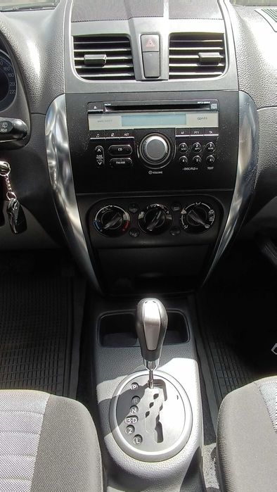 автомобіль SUZUKI SX4