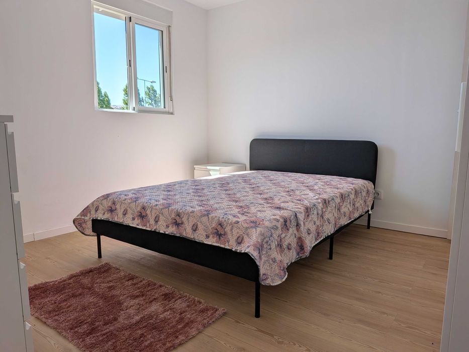 Apartamento T1 para Alugar/Arrendar a 600m da Estação de Metro Sr Roubado