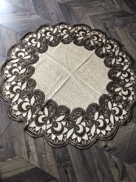 Okrągły obrus śr.100. cm