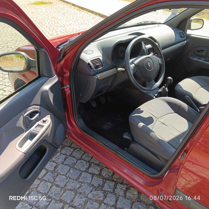 carro renault clio