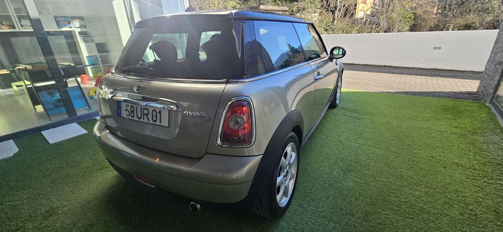 Mini cooper 1.6D 130€/Mês