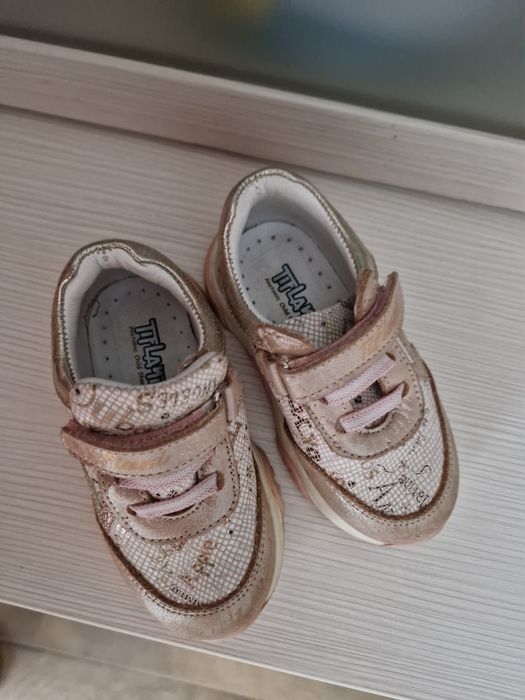 Кросівки шкіряні для дівчинки 21 розмір