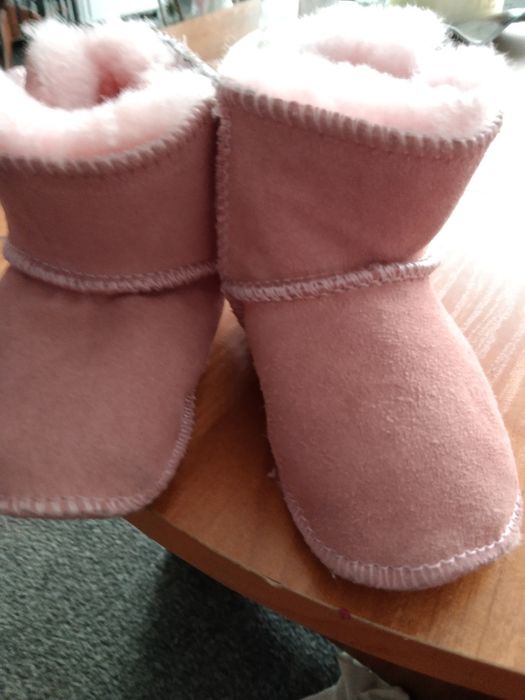 Śliczne buciki różowe