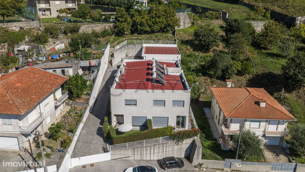 Apartamento T3 com garagem e jardim privativo