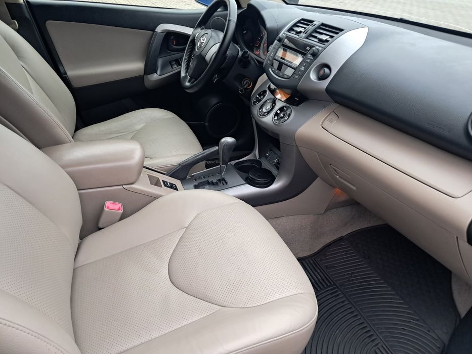 Продам Toyota  RAV 4. 3.5 мотор