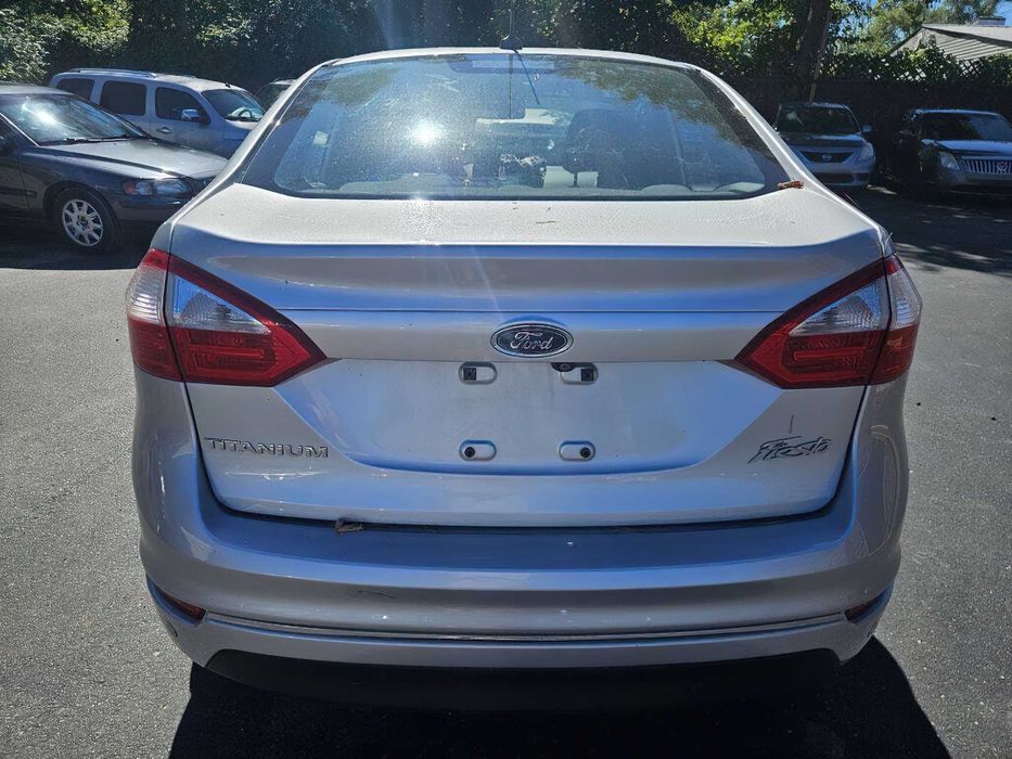 Ford Fiesta Titanium      2016