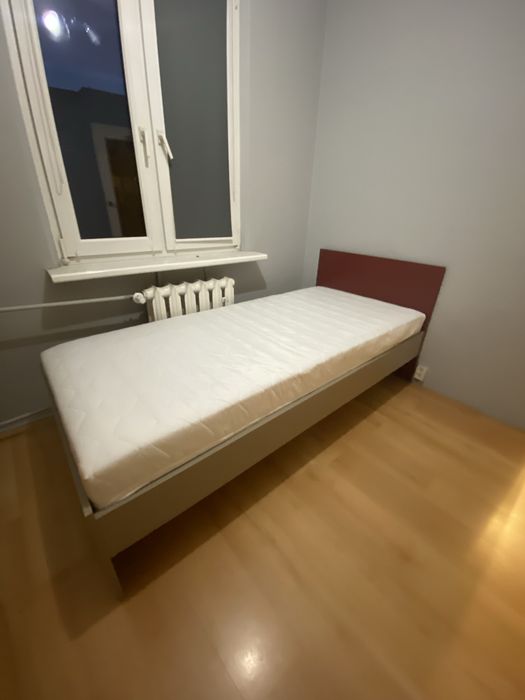 Łóżko z materacem 90x200