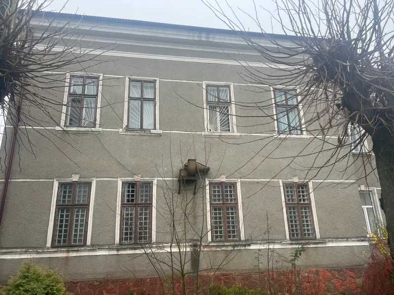 ПРОДАЖ - Нежитлова будівля, загальною площею 327,0 кв.м. м. Сторожинець