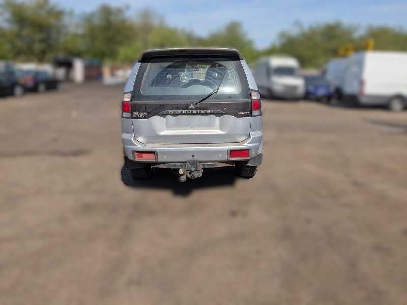 Mitsubishi Pajero Sport Wagon 2.5TD 2006 (para peças)