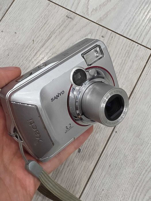 Aparat Cyfrowy Sanyo Xacti VPC-S3 | 3.2 MP | Zasilanie AA | Y2K Vintage | Sprawny