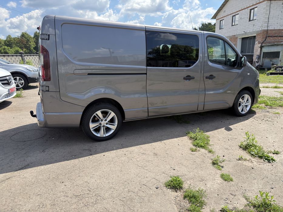 Свіжопригнаний Груз-Пас Opel Vivaro Long 2018
