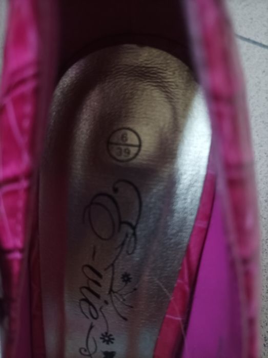Buty na obcasie różowe rozm. 39