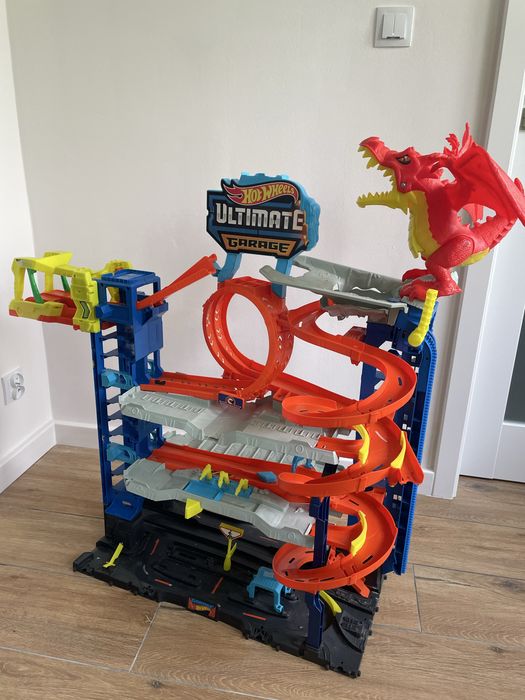 garaż Hot Wheels Ultimate Garage.