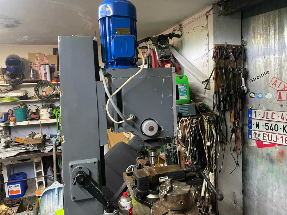 frezarka plus narzędzia