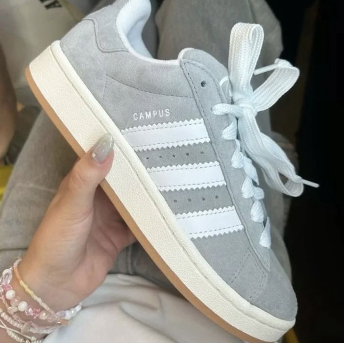 Tenis adidas Novo