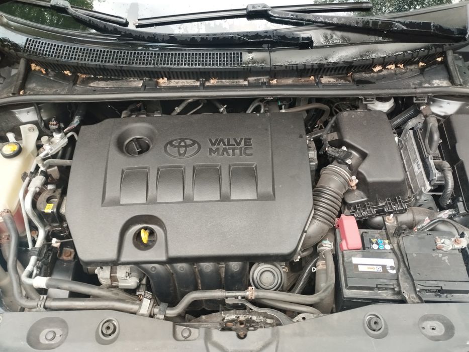 Продам тойота авенсіс 2012р