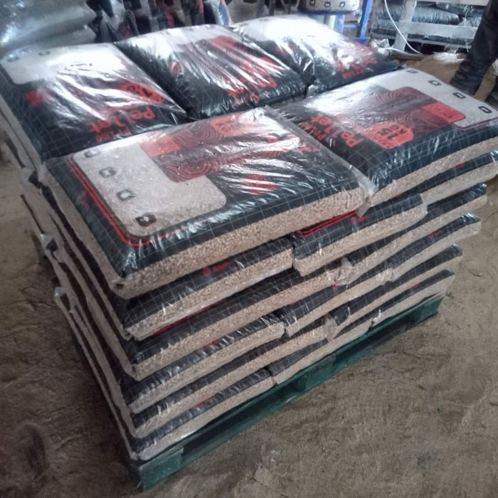 ПЕЛЕТИ  деревніІ  PREMIUM QUALITY ENplus-A1 (15 кг)