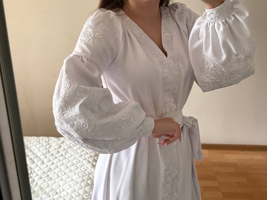 Платят вишиванка