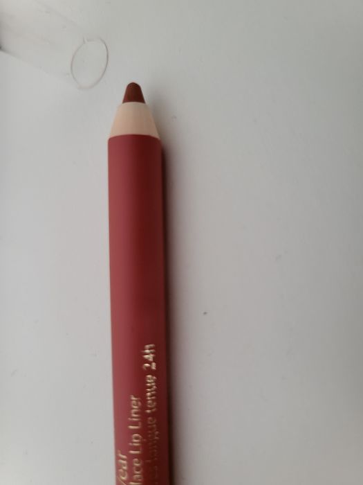 Nowa kredka do ust Estee Lauder