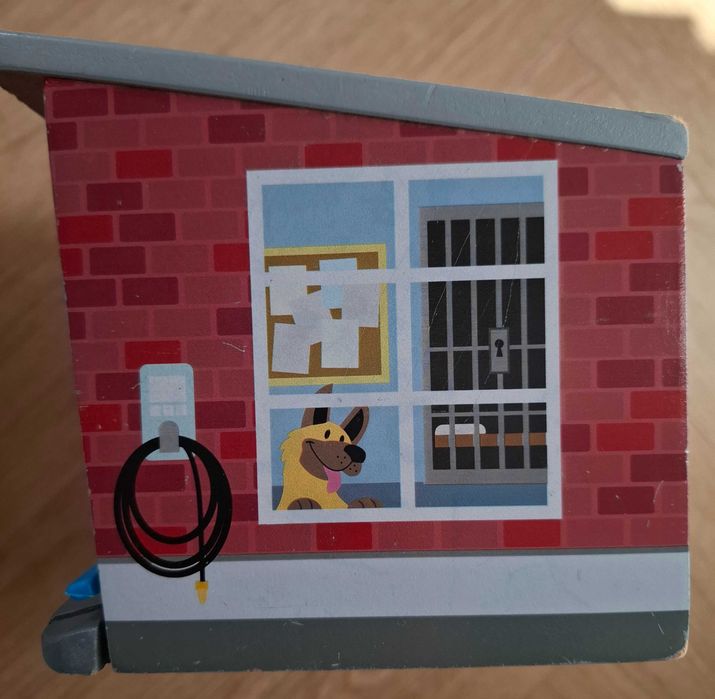 Melissa & Doug Drewniany Garaż z Kluczykami i Pojazdami Ratunkowymi - STAN BARDZO DOBRY+!