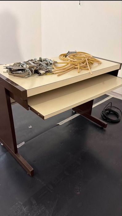 Mesa de metal 1