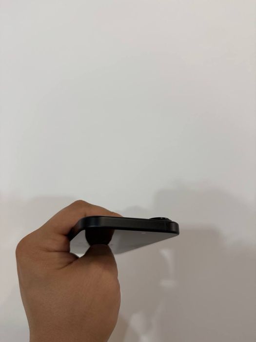 Айфон ~ Apple iPhone 16 ~ 128GB ~ Black (MYE73) ~ б.у ~ Айфон 16 ~ 128Гб ~ Черный