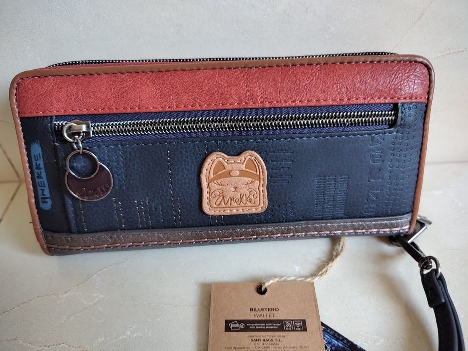 Nowy portfel Anekke Contemporary