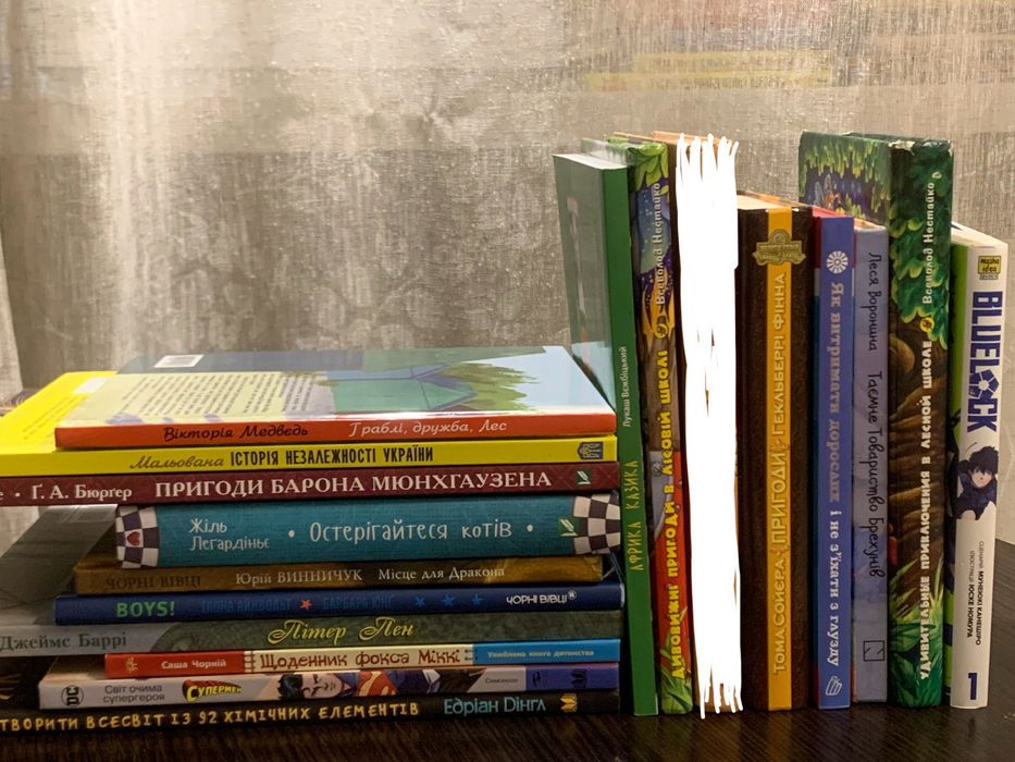 Комплект книг. Дитяча література. Комікси манга