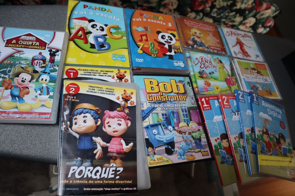 Cds e DVS para crianças