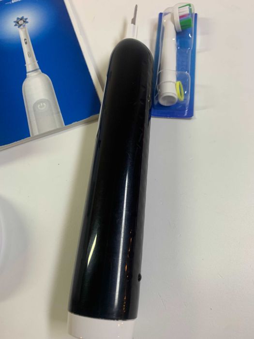 Elektryczna szczoteczka do zębów Oral-B Pro Series 1 Braun