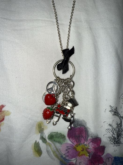 Colar com várias peças