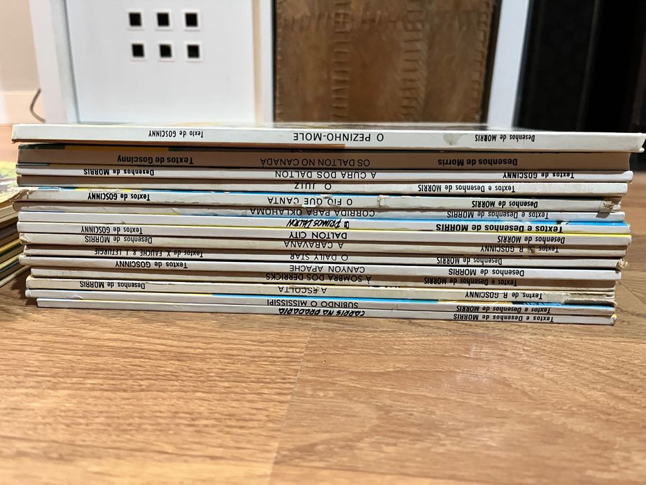 Conjunto de livros Astérix, Tintim, Lucky Luke e Disney.