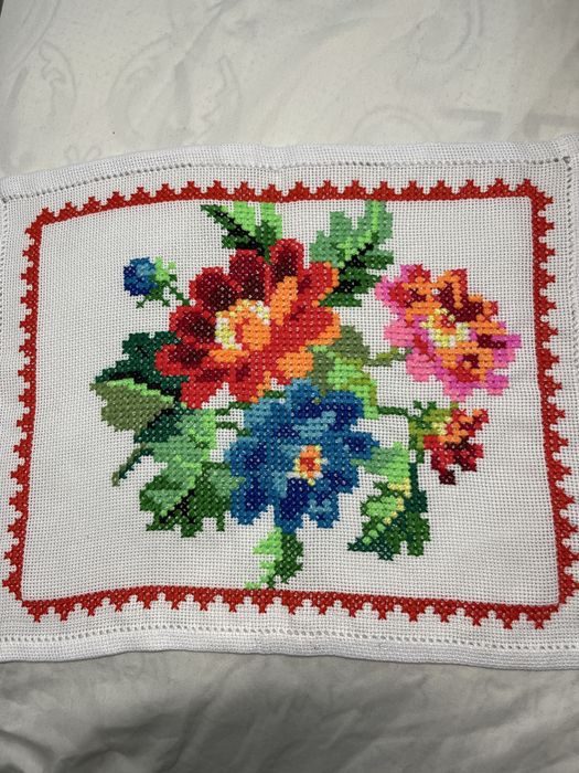 Серветка вишита на канві