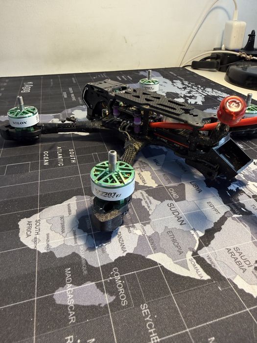 Sprzedam kompletny zestaw FPV – gotowy do lotu