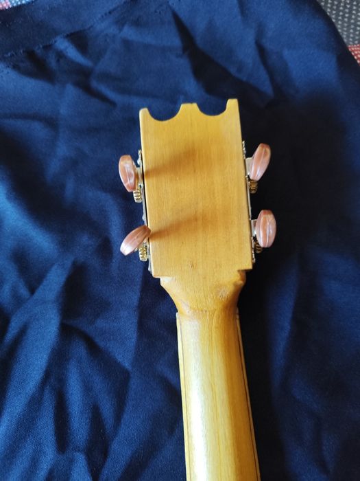 Cavaquinho novo, muito bonito e bom