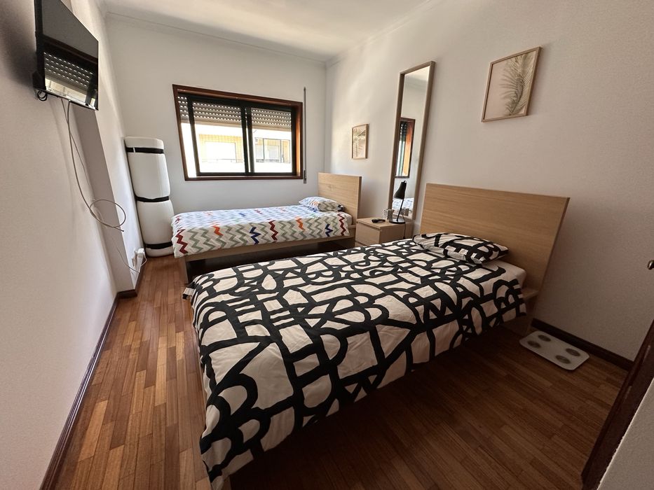 2 colchões de mola para cama de 90x200. 40,00€ cada um.