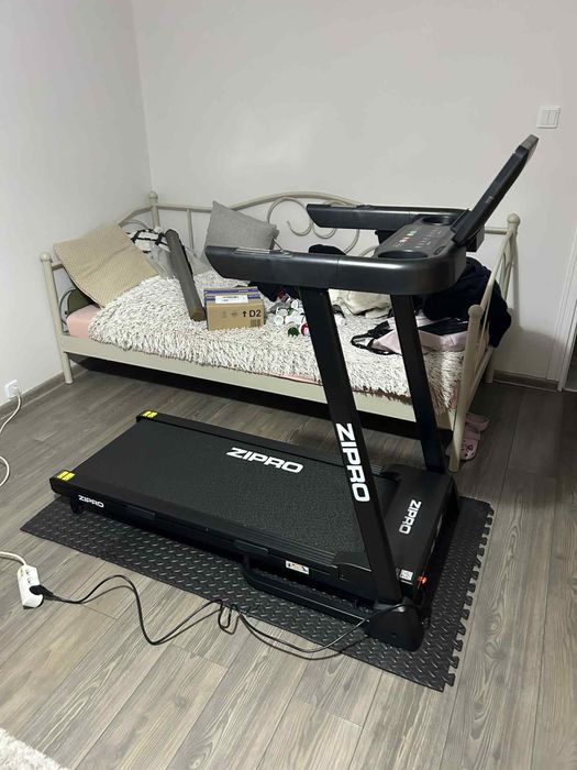 Bieżnia ZIPRO Luma