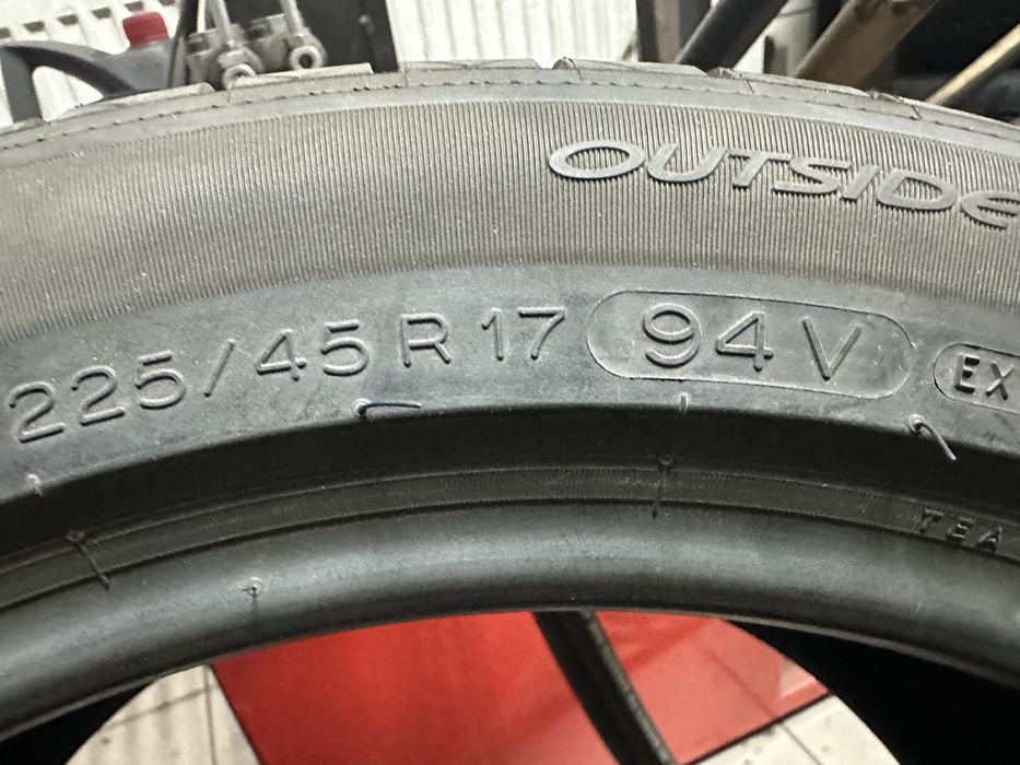 Продам одно зимнее колесо.