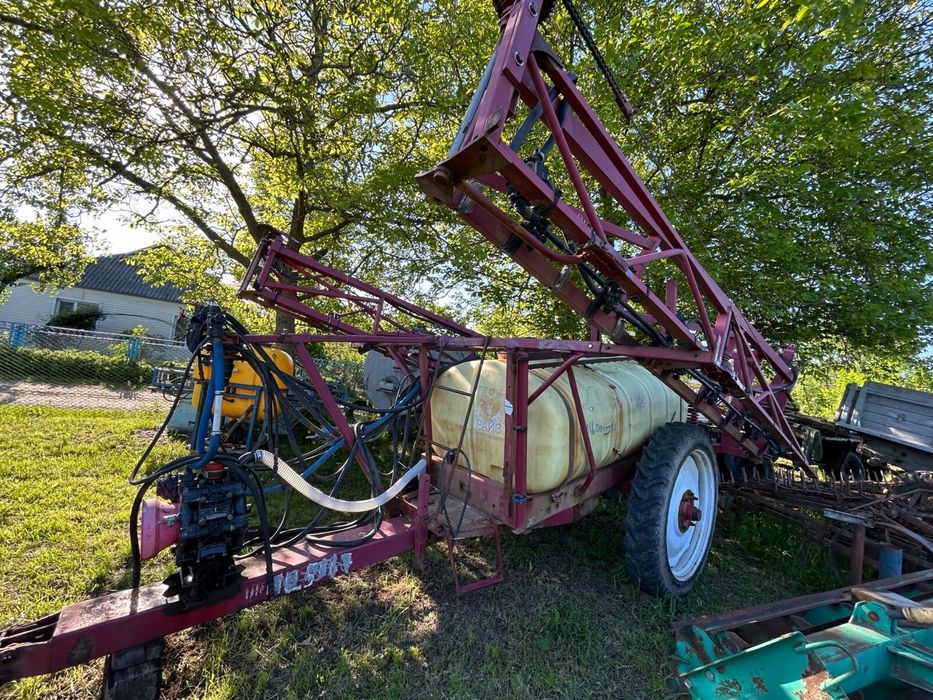 Продам причіпний обприскувач HARDI