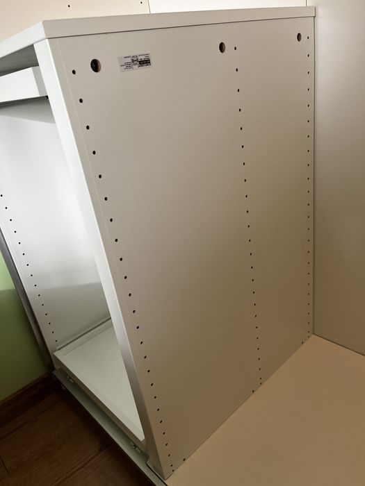 Wieszak na spodnie i wysuwana taca na buty Ikea