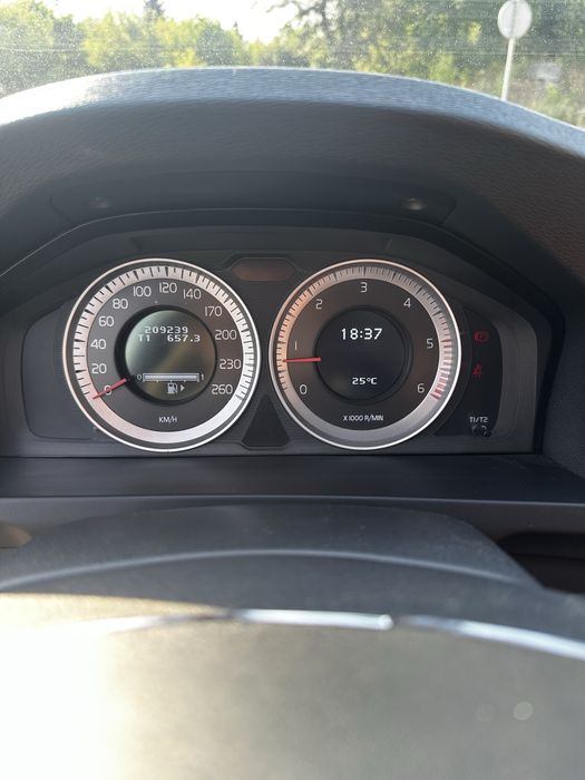 Продам власне авто volvo v60