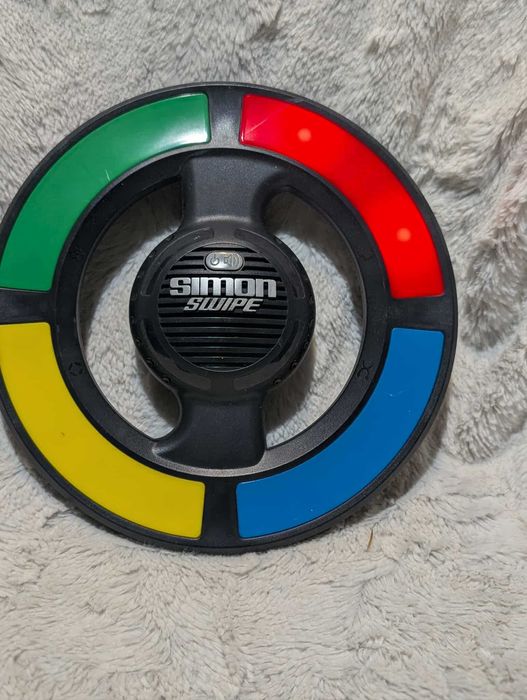 Hasbro Simon Swipe – interaktywna gra pamięciowa – działa