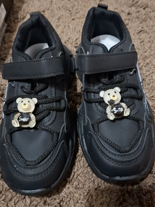 Кросівки дитячі нові