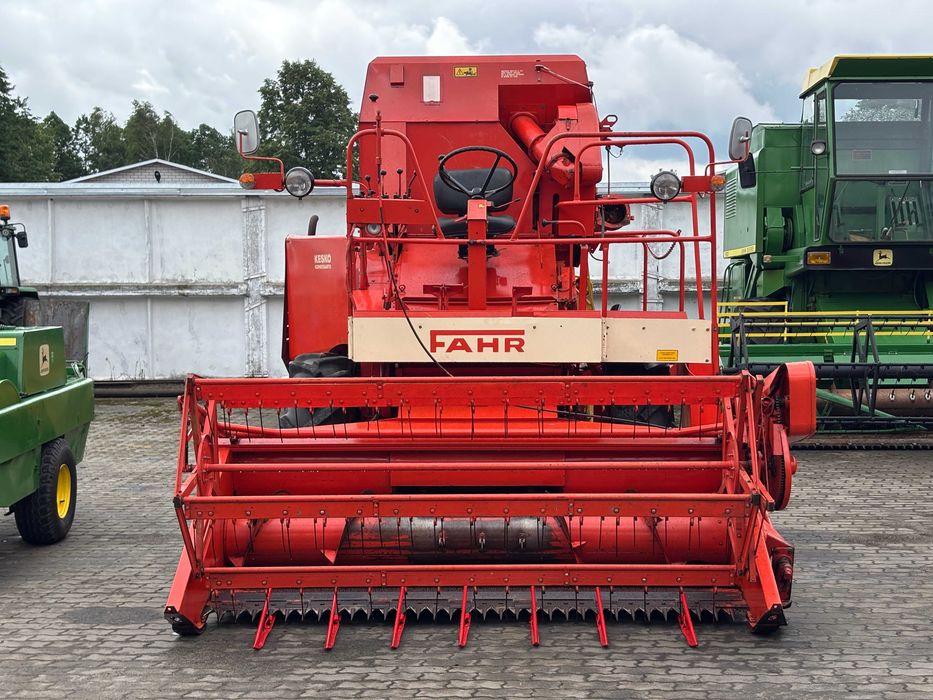 комбайн Deutz Fahr M600 з Німеччини.