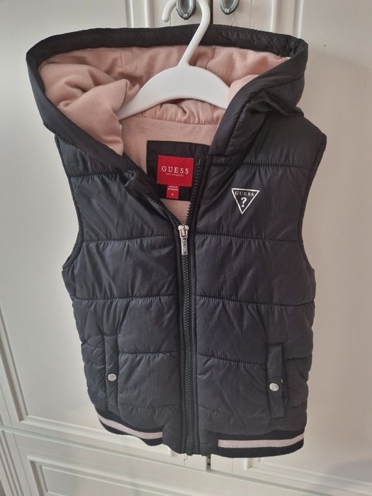 Bezrękawnik 128 Guess czarny