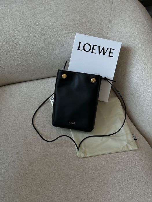 Сумка Loewe Pebble Pouch in Smooth Calfskin Black