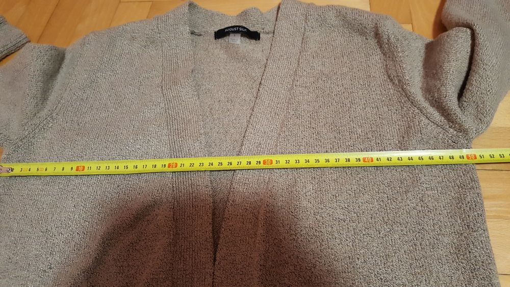 Sweter dłuzszy z kieszeniami
