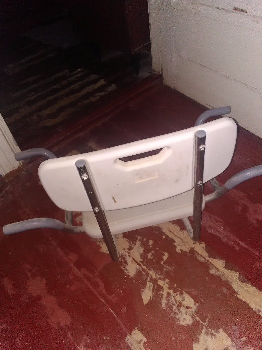 Продам подставку для ванной