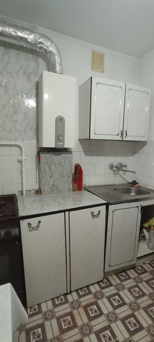 Здам 2 кВ на Грушевського (ТРЦ Глобал)