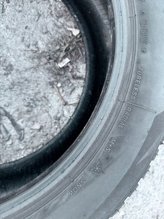 215 55 17 Bridgestone LM001 95% Шини Зима